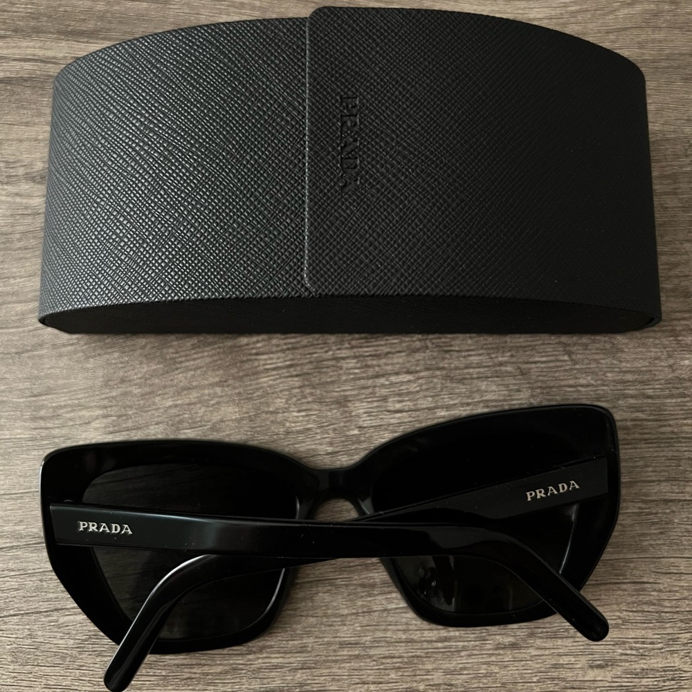 Authentic Cat Eye Prada Sunglasses - Picture 5 of 7